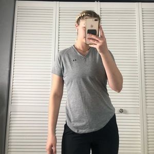 NWOT UNDER ARMOUR T SHIRT